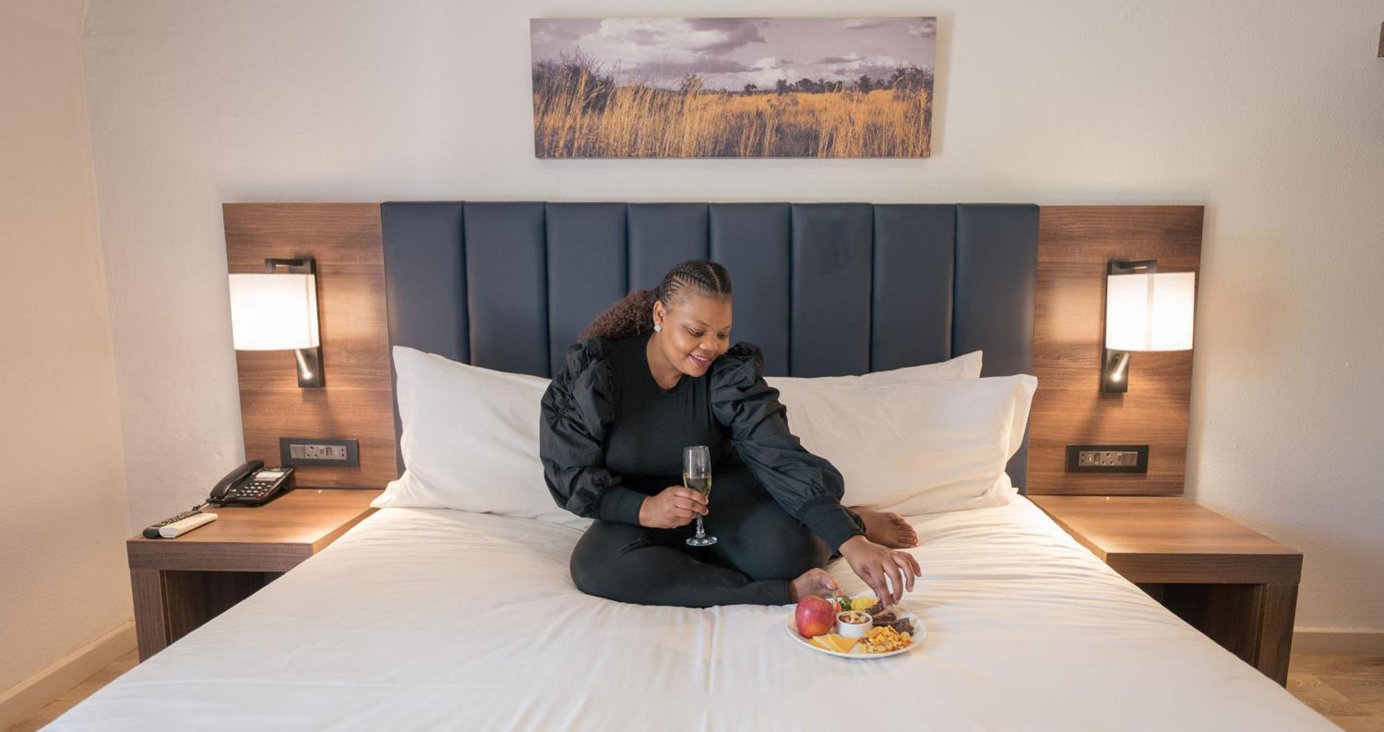 Anew Hotel Hluhluwe Bagian luar foto
