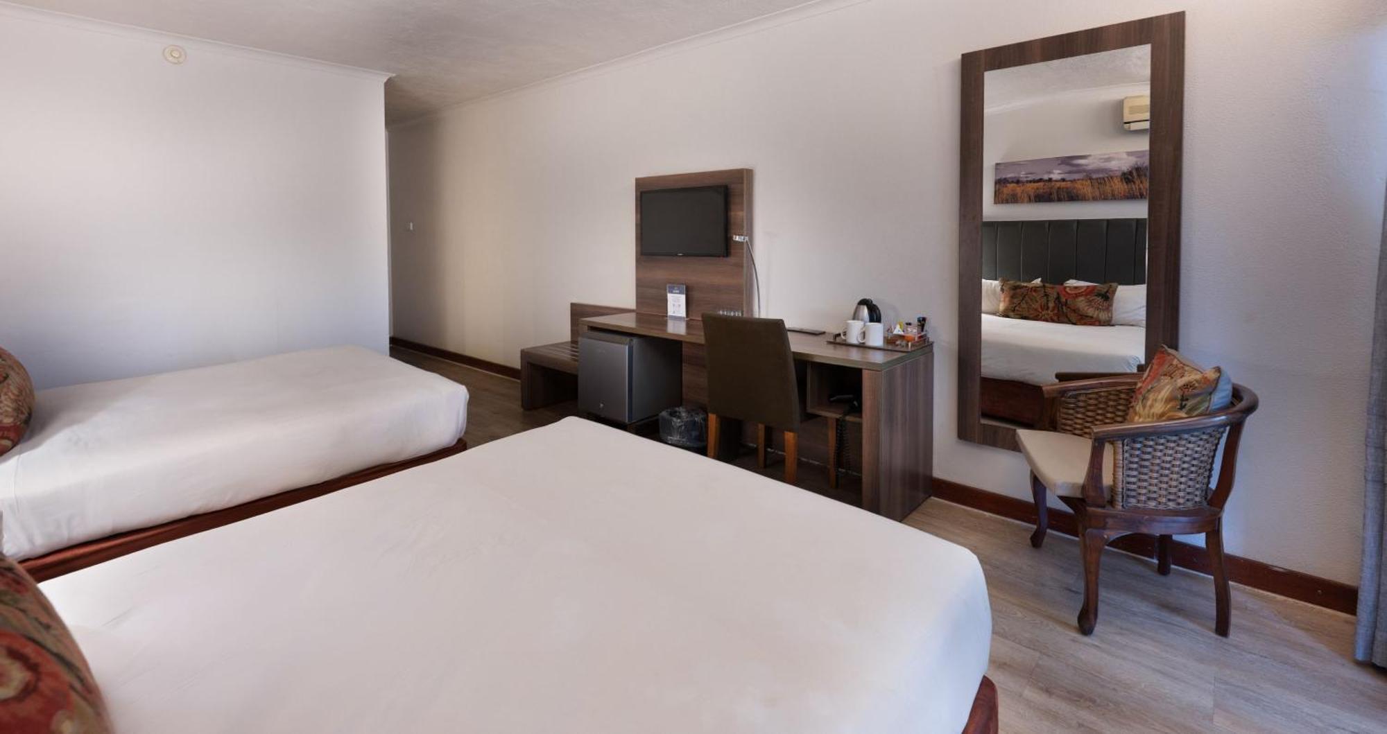 Anew Hotel Hluhluwe Bagian luar foto